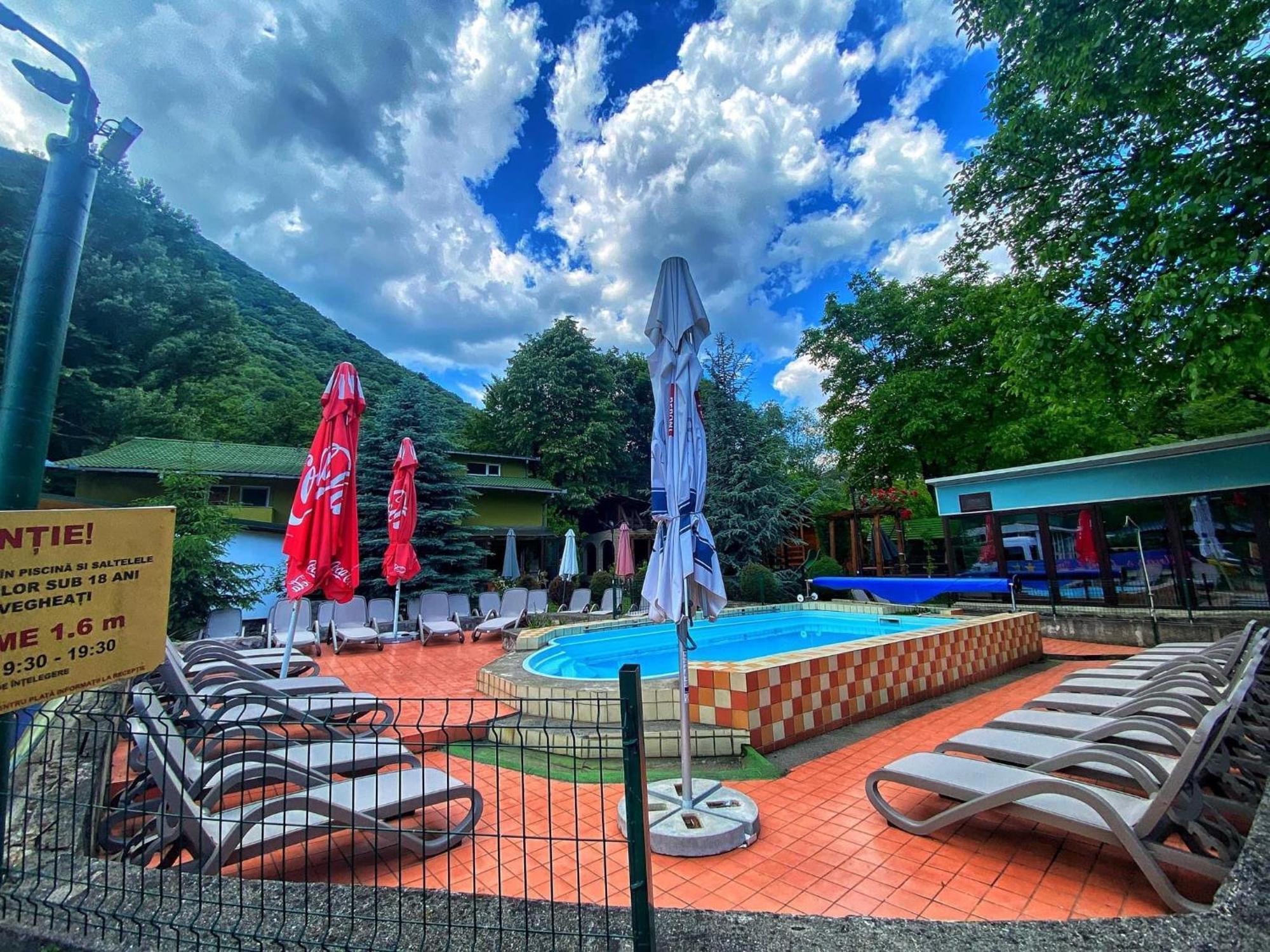Pensiunea El Plazza Băile Herculane Dış mekan fotoğraf